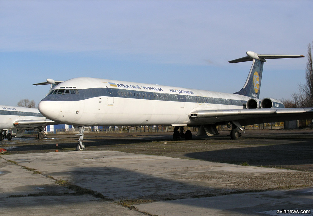 Ил-62 Авиалиний Украины в гибридной ливрее бывшего эксплуатанта - LOT
