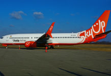 Boeing 737-800 SkyUp UR-SQH