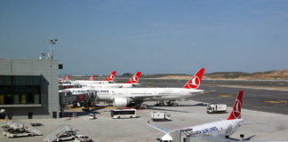Самолеты Turkish Airlines в новом аэропорту Стамбула