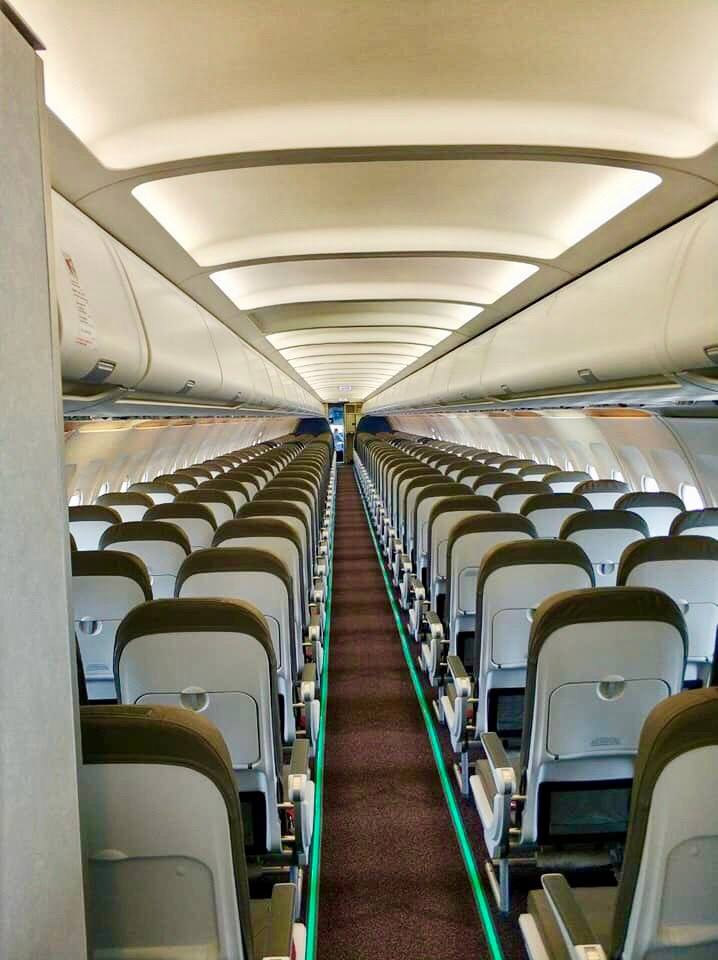Салон самолета Airbus A320 "Розы Ветров" UR-WRW