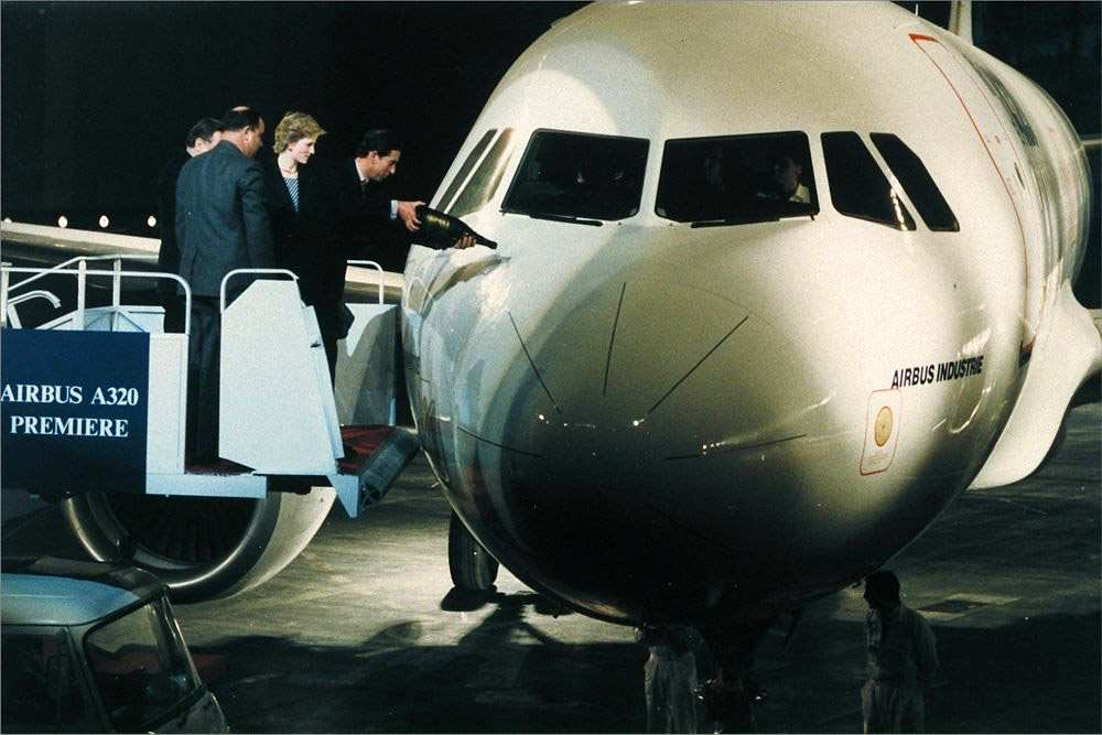 Церемония показа первого самолета Airbus A320, на которой присутствовала принцесса Диана