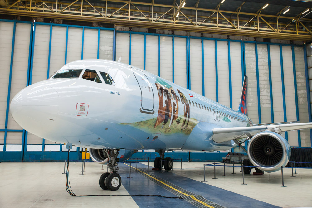 A320 Brussels Airlines в ливрее Bruegel