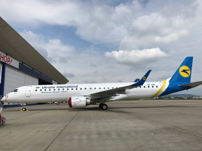 Embraer 195 МАУ UR-EMF