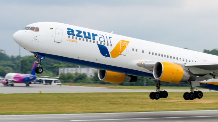 Взлет Boeing 767-300ER Azur Air Ukraine