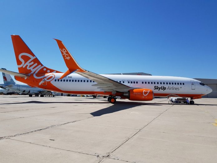Boeing 737-800 UR-SQG SkyUp