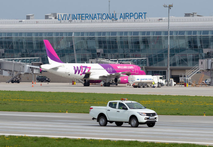 Airbus A320 Wizz Air в аэропорту Львов