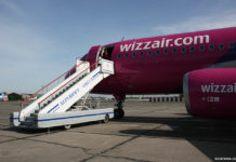 Самолет Wizz Air в аэропорту Одесса в 2008 году