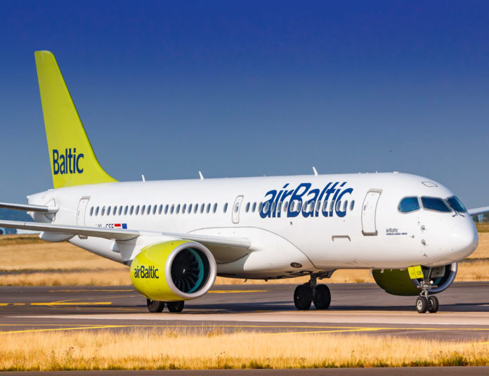 Самолет Airbus A220-300 airBaltic