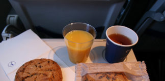 Питание в эконом-классе на утреннем рейсе Lufthansa Киев-Франкфурт