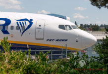 Boeing 737 MAX 200 Ryanair с обозначением модели 737-8200