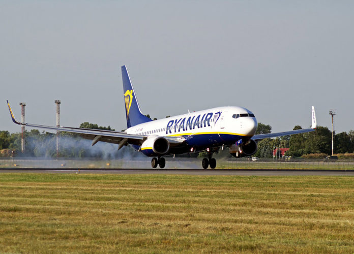 Посадка Boeing 737-800 Ryanair