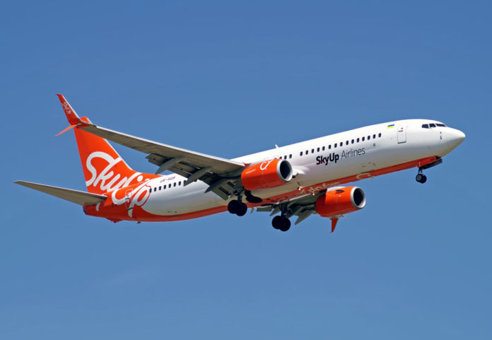 Boeing 737-800 SkyUp