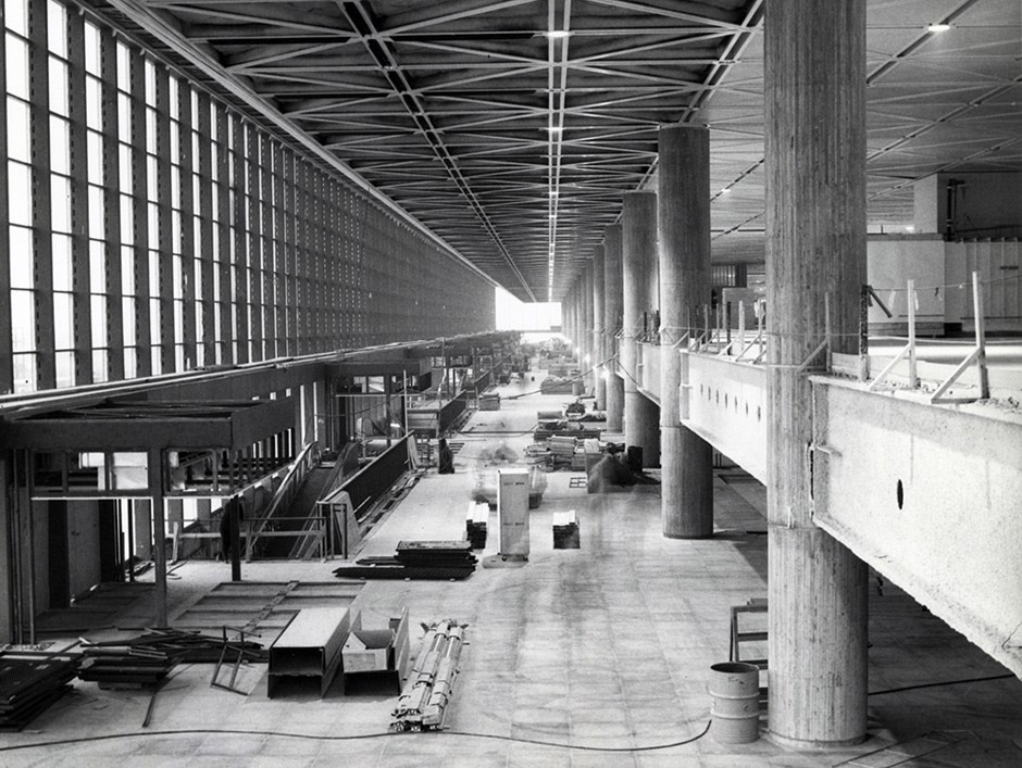 Строительство пассажирского терминала в аэропорту Мирабель, 1970-е годы
