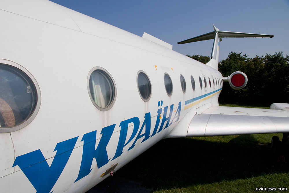 Вход в Ту-134 ГАП "Украина" UR-65782