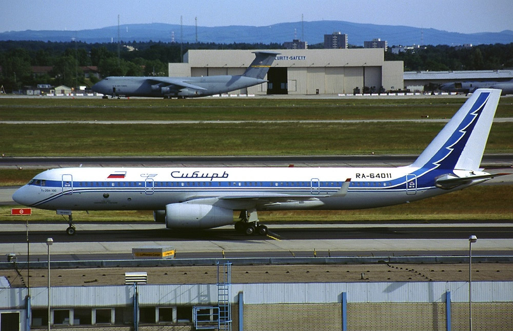 Ту-204 RA-64011 авиакомпании "Сибирь"