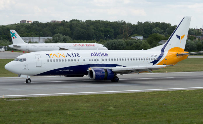 Boeing 737-400 YanAir