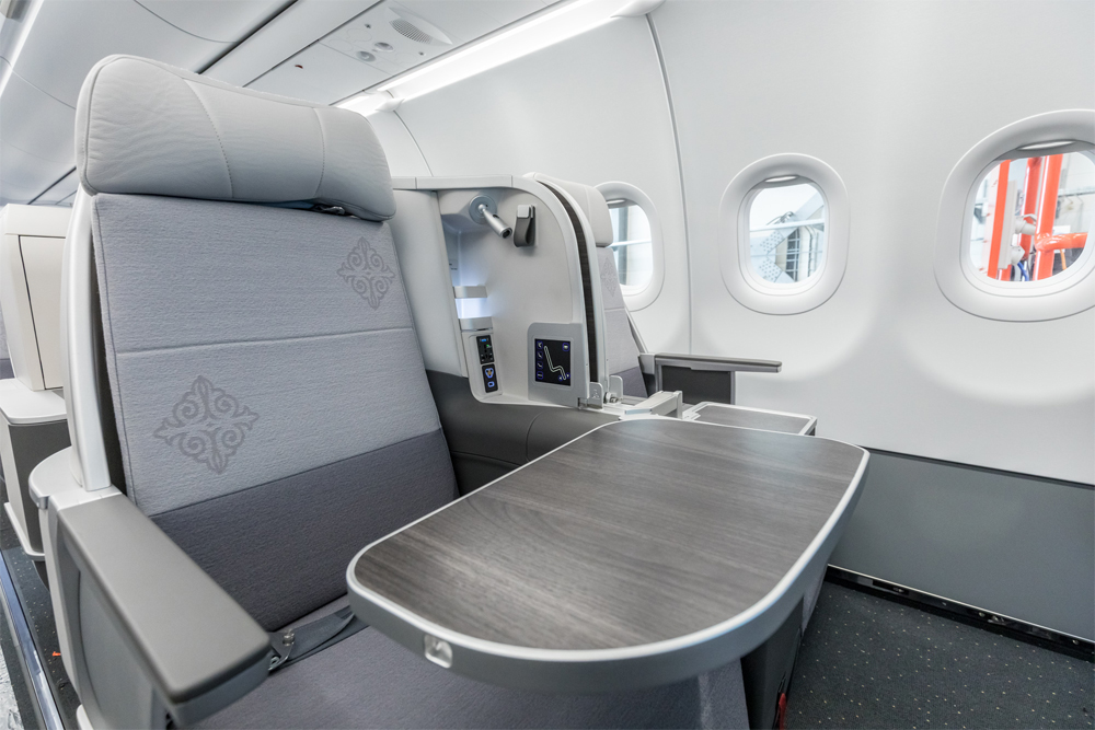 Кресла бизнес-класса в Airbus A321LR Air Astana