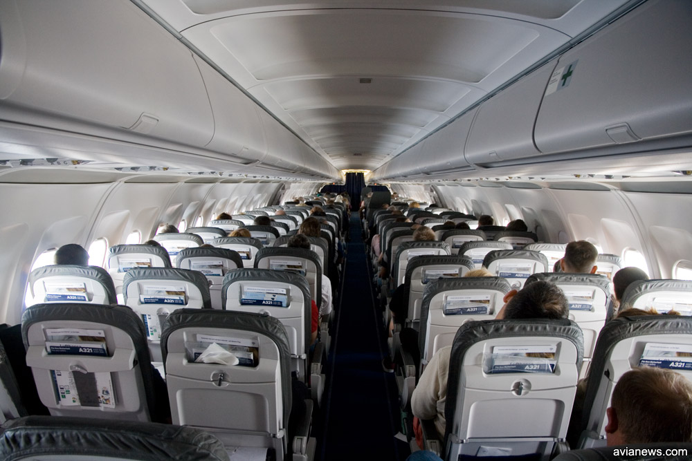 Самолет в Airbus A321 Lufthansa