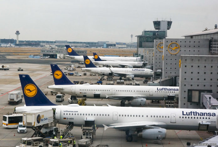 Самолеты Lufthansa в аэропорту Франкфурта
