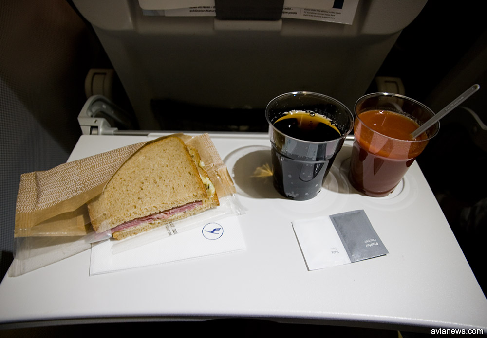 Бортовое питание в эконом-классе на рейсе Франкфурт-Киев Lufthansa