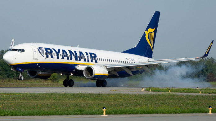 Посадка Boeing 737-800 Ryanair