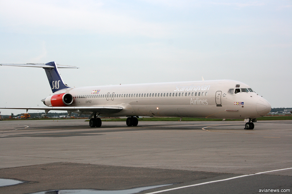 MD-82 SAS в ливрее 1998 года