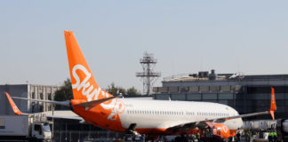 Boeing 737-800 SkyUp