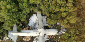 Ан-12БК UR-CAH авиакомпании "Украина-Аэроальянс" после жесткой посадки во Львове