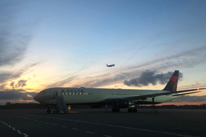 Boeing 767-400 Delta Air Lines в аэропорту Львов