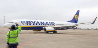 Самолет Ryanair
