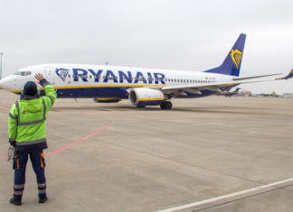 Самолет Ryanair