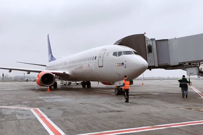 Самолет SAS, совершивший первый рейс Осло-Киев