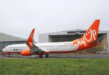 Первый Boeing 737-900ER SkyUp на временной регистрации OE-IDW