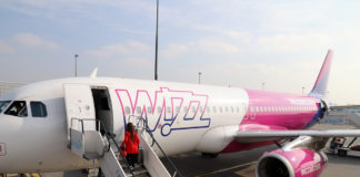 Посадка в самолет Wizz Air