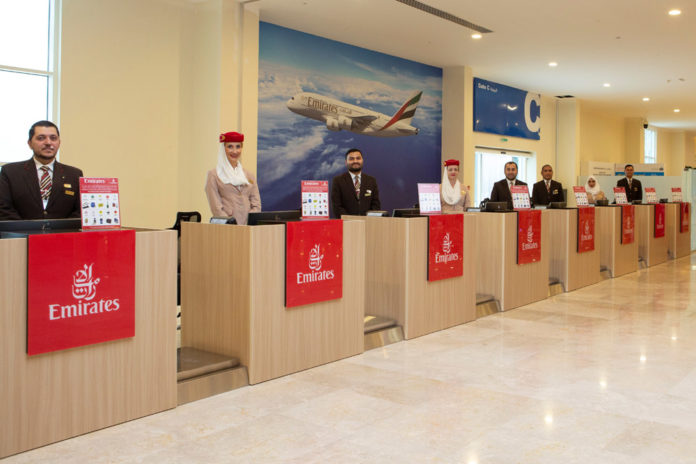 Зона регистрации на рейсы Emirates в порту Дубая Рашид