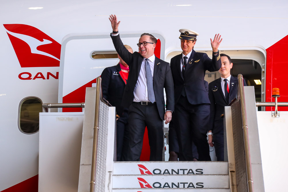 Экипаж рейса Qantas Лондон-Сидней по прилету в Сидней