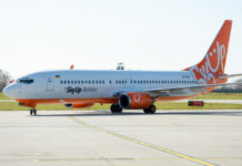 Boeing 737-800 SkyUp UR-SQG