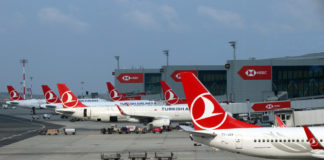 Самолеты Turkish Airlines в новом аэропорту Стамбула
