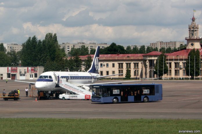 Перронный автобус ЛАЗ АХ183 