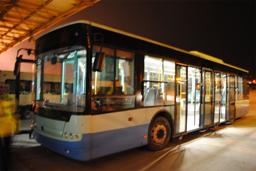 Единственный в мире перронный автобус А70190 в аэропорту Клуж-Напока