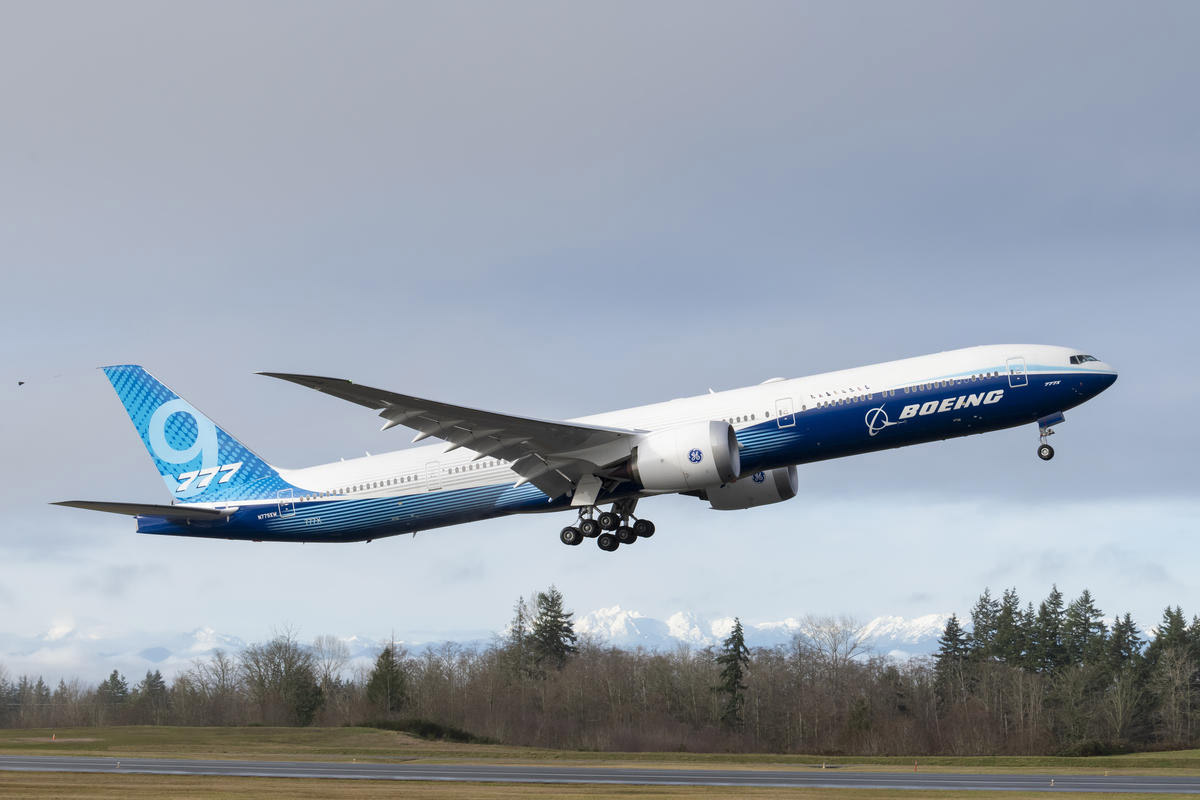 Первый взлет Boeing 777X