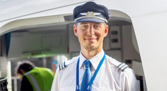 Кристофер Медевик, пилот Boeing 737 SAS