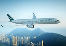 Airbus A350 Cathay Pacific над Гонконгом