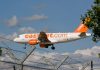 Airbus A319 easyJet заходит на посадку