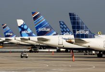 Хвосты самолетов JetBlue