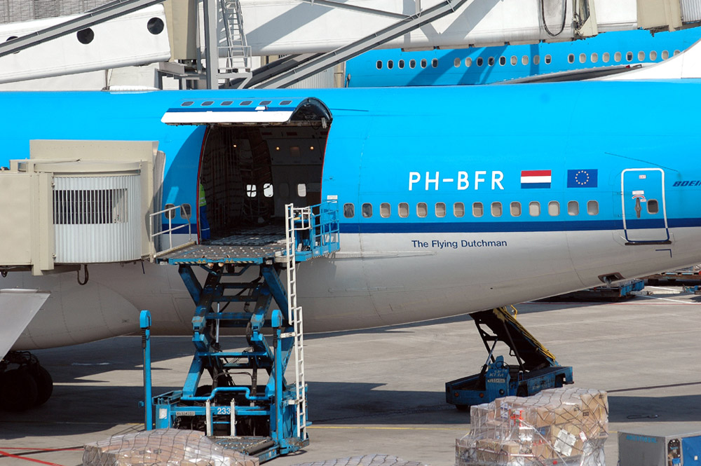 Грузовой люк Boeing 747 Combi KLM