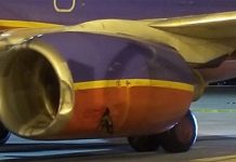 Вмятина на двигателе Boeing 737 Southwest Airlines после столкновения с пешеходом на полосе на полосе аэропорта Остин Бергстром