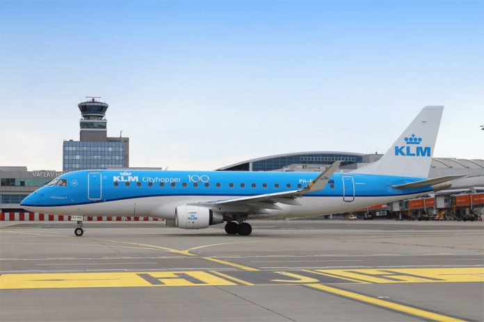 Embraer 175 KLM в аэропорту Прага