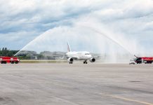 Водная арка для самолета Air France в аэропорту Борисполь