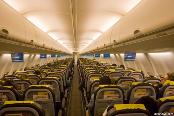 Салон Boeing 737-800 Pegasus Airlines
